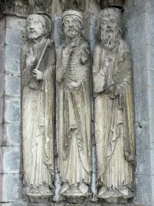 サン・ルー・ド・ナウ教会 - ロマネスク様式教会サンルーの門の彫像（彫刻）