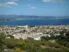 ザ-シオタット - 市街、地中海、遠くの海岸の景色