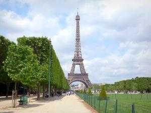 シャン ド マルス公園 観光 ヴァカンスガイド