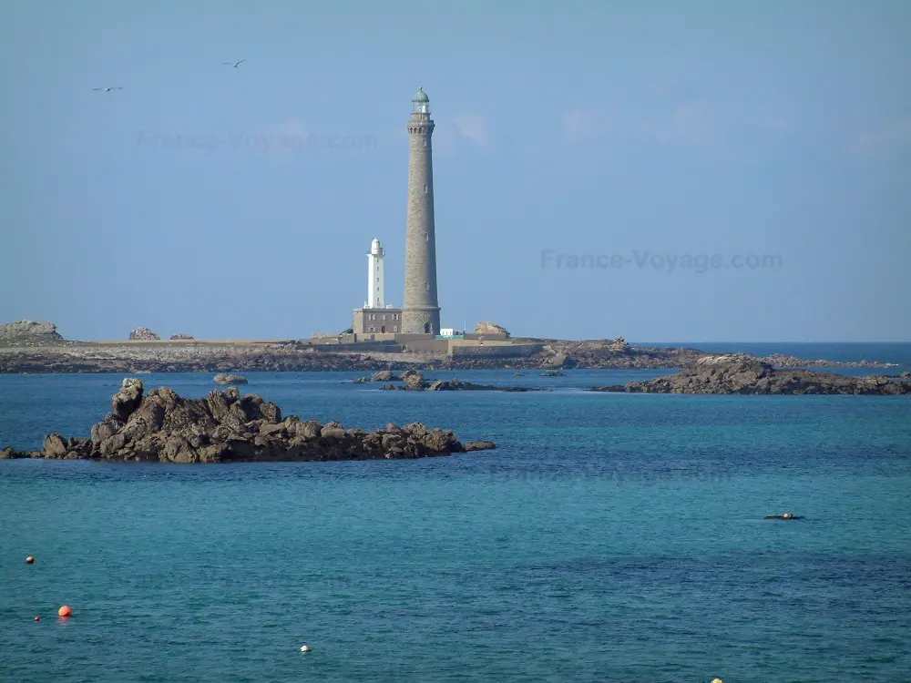 のフィニステール県ガイド - ブルターニュの海岸の風景 - 海（チャンネル）、岩、海岸と灯台