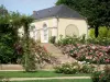 ラバル - Jardin de la Perrine：オランジェリー（一時展示会の場所）、そしてバラ園（バラの花）