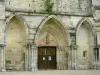 ロンポン - シトー会修道院ノートルダムドロングポン：ゴシック修道院教会のポータル