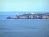 克罗宗半岛 - 从Penhir Point出发，可以看到Toulinguet Point及其灯塔和海上（Iroise Sea）
