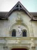 克莱蒙恩阿贡教堂 - 圣迪迪埃教堂的正面与圣母和儿童的雕像
