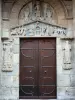 克莱蒙费朗 - Notre-Dame-du-Port罗马式大教堂的门户及其雕刻的鼓室