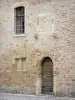 关节修道院 - Arthous的Sainte-Marie修道院：门上面有一个日..