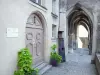 冠 - 入口Cordeliers教堂的门