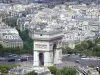 凯旋门 - 从埃菲尔铁塔顶部的凯旋门，地方查尔斯戴高乐和巴黎建筑的视图