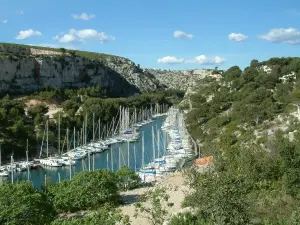 卡兰克斯国家公园 - Port-Miou的calanque码头