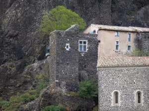 印章 - 古城、サンテティエンヌ教会と首（玄武岩のピーク）の塔