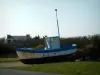 吉尔维内克 - 多彩和典型的拖网渔船