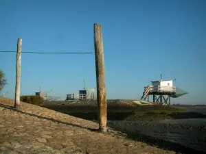 吉龙德河畔梅斯谢尔 - 高跷钓鱼小屋与悬挂渔网（渔网）