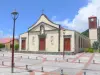 圣克劳德 - 圣徒奥古斯丁教会的门面和钟楼，在Basse-Terre海岛上