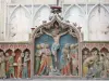 圣蒂博教堂 - 圣蒂博教堂内部：多色雕刻木制祭坛的细节