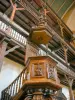 圣让德吕兹 - 圣让 - 巴蒂斯特教堂的内部：讲坛和木制画廊