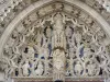 圣里基耶 - Saint-Riquier修道院教堂华丽的哥特式风格：中央门户的雕刻鼓室