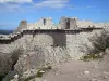 城堡Peyrepertuse - 旧城堡的遗迹