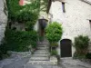 大棚 - 村庄的楼梯和房屋