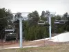 字体-Romeu-比利牛斯2000 - 春季滑雪场的滑雪缆车（缆车）;在Cerdanya，在加泰罗尼亚比利牛斯​​山脉的区域自然公园
