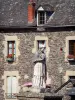 德斯坦 - Françoisd'Estaing雕像，罗德兹主教和石头房子门面