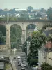 拉瓦尔 - 高架桥上的Mayenne，Beatrix de Gavre码头和城市的外墙