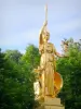 文生之木 - 俯视金门的喷泉的雅典娜雕象
