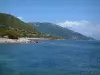 沿海景观科西嘉岛 - 有Sanguinaires海岛路和小山的地中海