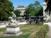 波尔多 - 咖啡露台，花坛和公共花园的雕像