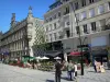瓦朗谢讷 - Place d'Armes市政厅，建筑和咖啡馆露台