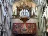 第戎 - 巴黎圣母院教堂的内部：风琴和Terribilis挂毯