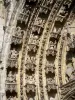 维也纳 - 圣莫里斯大教堂：中央门户的雕刻细节（雕塑）