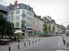 蒙贝利亚尔 - Denfert-Rochereau广场的咖啡馆，商店和房屋的露台