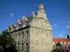 贝尔格 - 前当铺（佛兰芒文艺复兴时期砖和石头建筑）住房市政博物馆