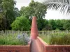 贝西公园 - 红砖壁炉和公园藤蔓