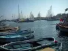 邦多勒 - 端口的五颜六色的小船，小船和风船
