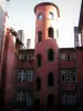里昂 - 老里昂：屏幕之家的粉红色塔