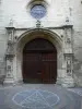 马诺斯克 - Notre-Dame-de-Romigier教会Parvis和门面