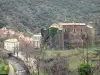 黑山 - Roquefère村庄和它的城堡的看法