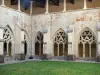 Abadia de Ambronay - Antiga abadia beneditina (centro de reuniões culturais): claustro gótico