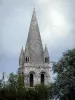 Abadía de Déols - Espadaña de la antigua abadía de Nuestra Señora (la antigua campana de la iglesia torre de la abadía románica)