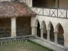 Abadia de Flaran - Antiga abadia cisterciense Notre-Dame de Flaran (centro de herança departamental, centro cultural departamental), na comuna de Valence-sur-Baïse: claustro