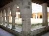 Abadia de Flaran - Antiga abadia cisterciense Notre-Dame de Flaran (centro de herança departamental, centro cultural departamental), na comuna de Valence-sur-Baïse: claustro