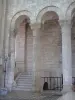 Abadia de Fleury - Abadia de Saint-Benoît-sur-Loire: interior da basílica românica (igreja da abadia)