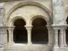 Abadia de Fontenay - Arcadas do claustro românico