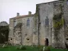 Abadia de Maillezais - Restos da Abadia de São Pedro: edifícios conventuais