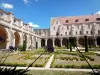 Abadia de Royaumont - Jardim do claustro