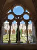 Abadia de Royaumont - Vista do jardim do claustro