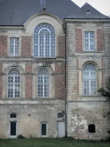 Abadía de Saint-Michel - Abadía benedictina de Saint-Michel en Thiérache: edificio monástico
