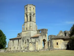 Abadia de La Sauve-Majeure - Igreja da Abadia e sua torre sineira
