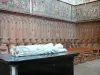Abbaye de La Chaise-Dieu - Intérieur de l'église abbatiale Saint-Robert : tombeau du pape Clément VI, stalles et tapisseries du chœur